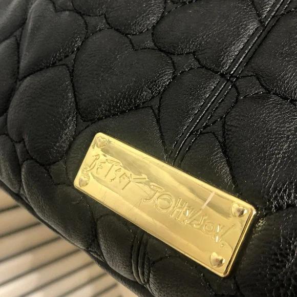 Betsy Johnson Oversized Roomy Quilted Heart Handbag Purse Crossbody Black Cream - Picture 11 of 15